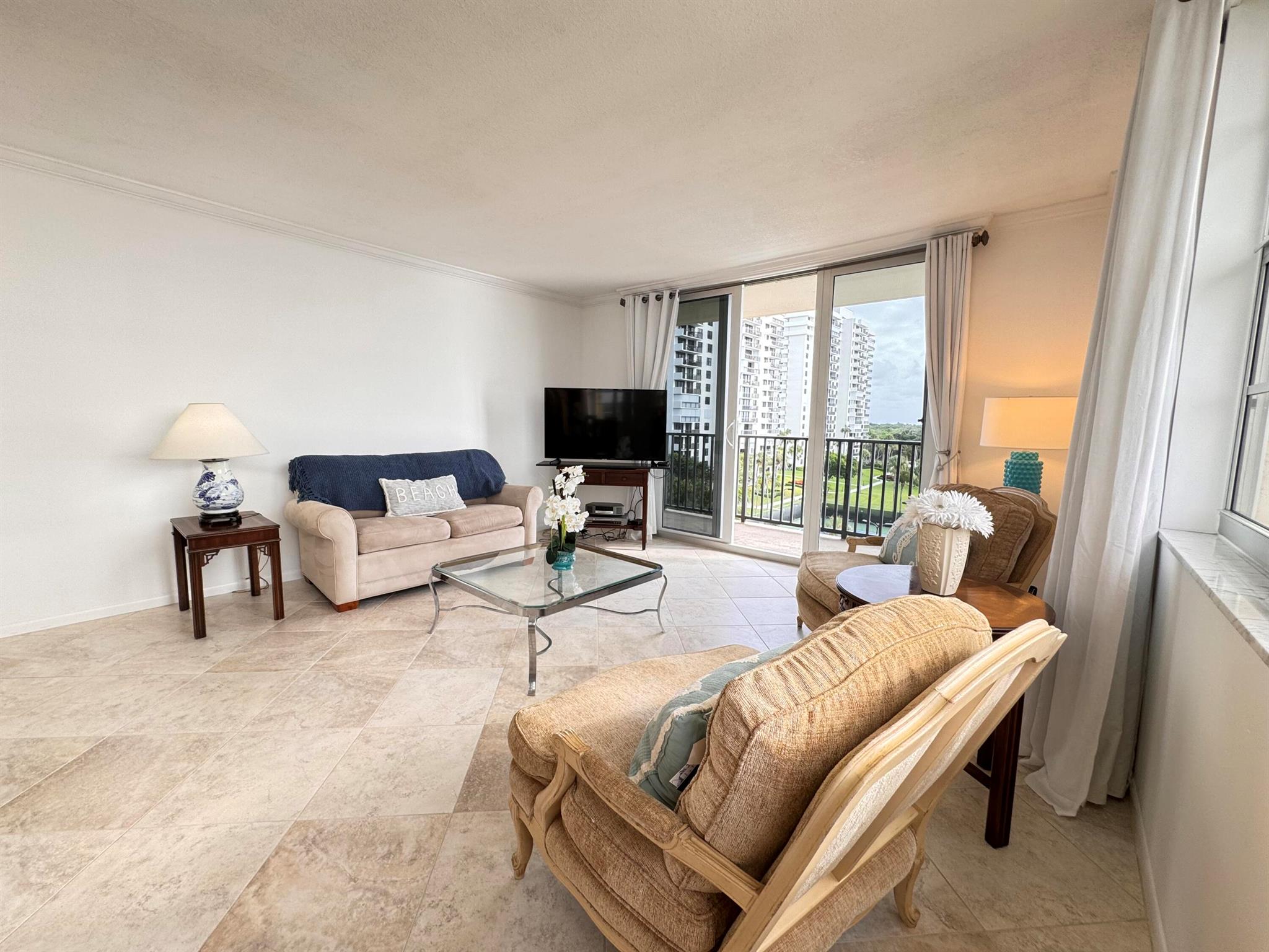 2121 N Ocean Boulevard 609w