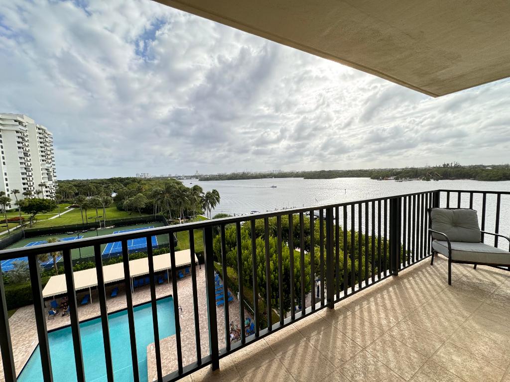 2121 N Ocean Boulevard 609w