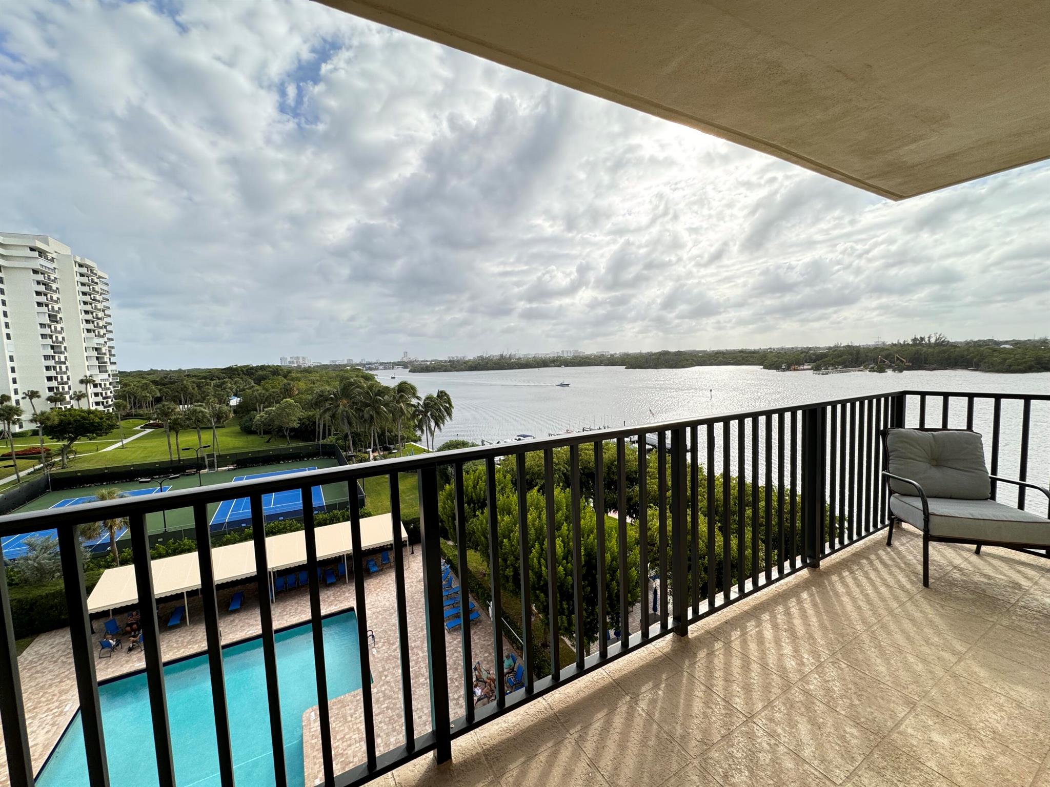 2121 N Ocean Boulevard 609w