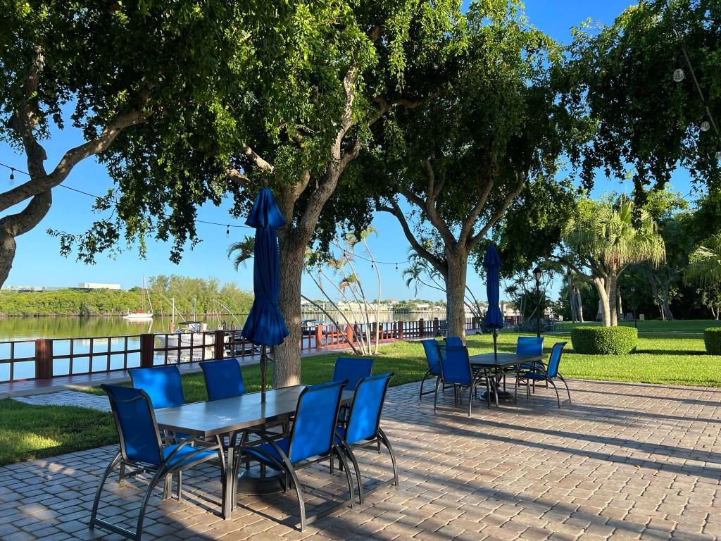 2121 N Ocean Boulevard 609w