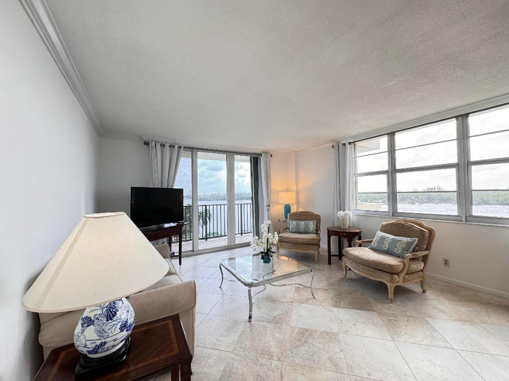 2121 N Ocean Boulevard 609w