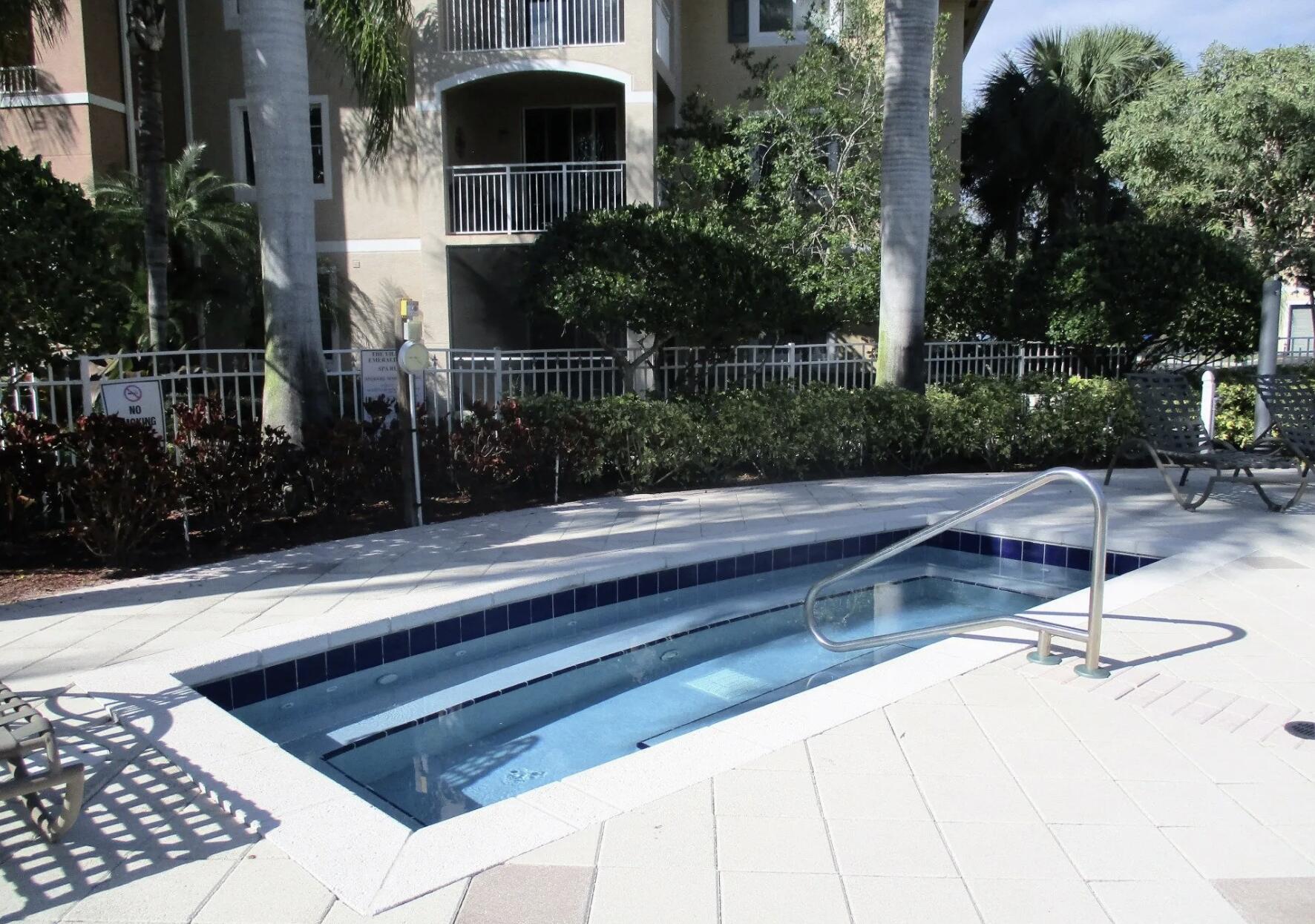6482 Emerald Dunes Drive 302
