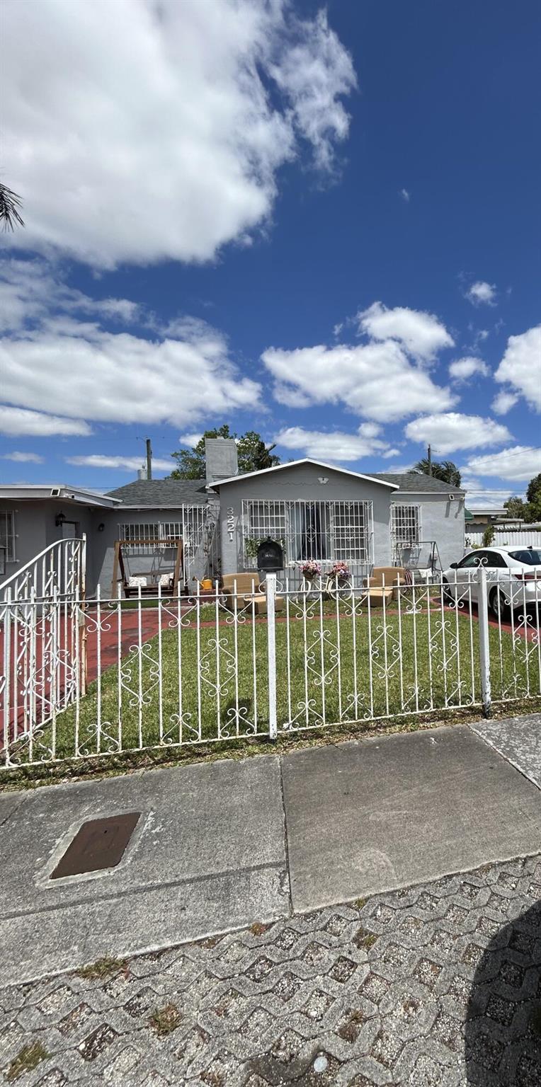 3221 NW 19th Street