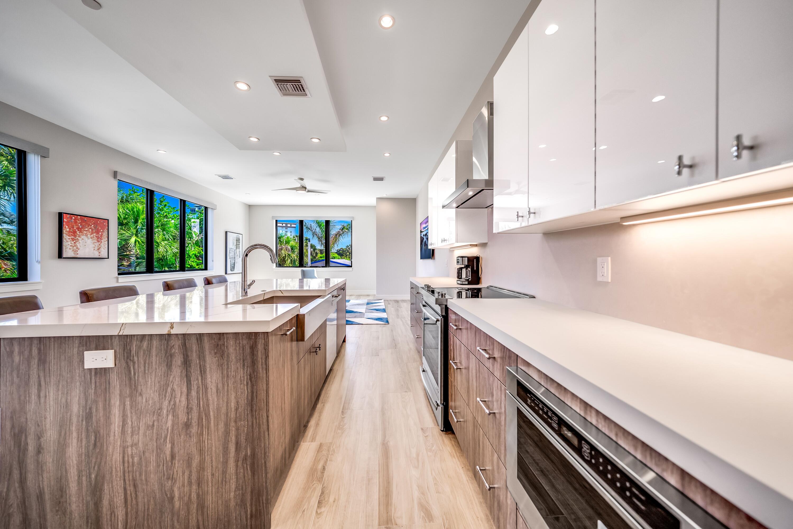 405 SE 6th Avenue 201