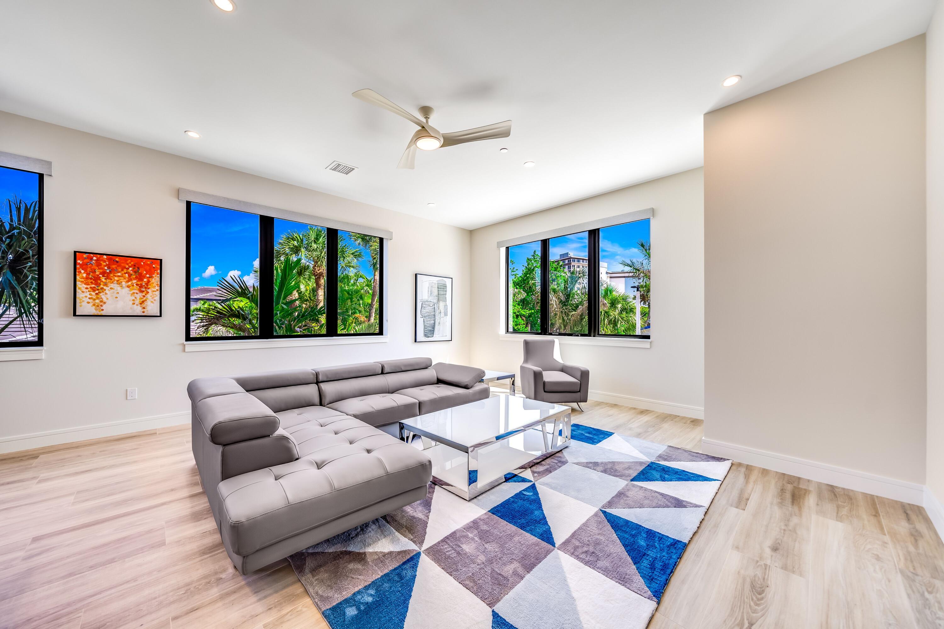 405 SE 6th Avenue 201