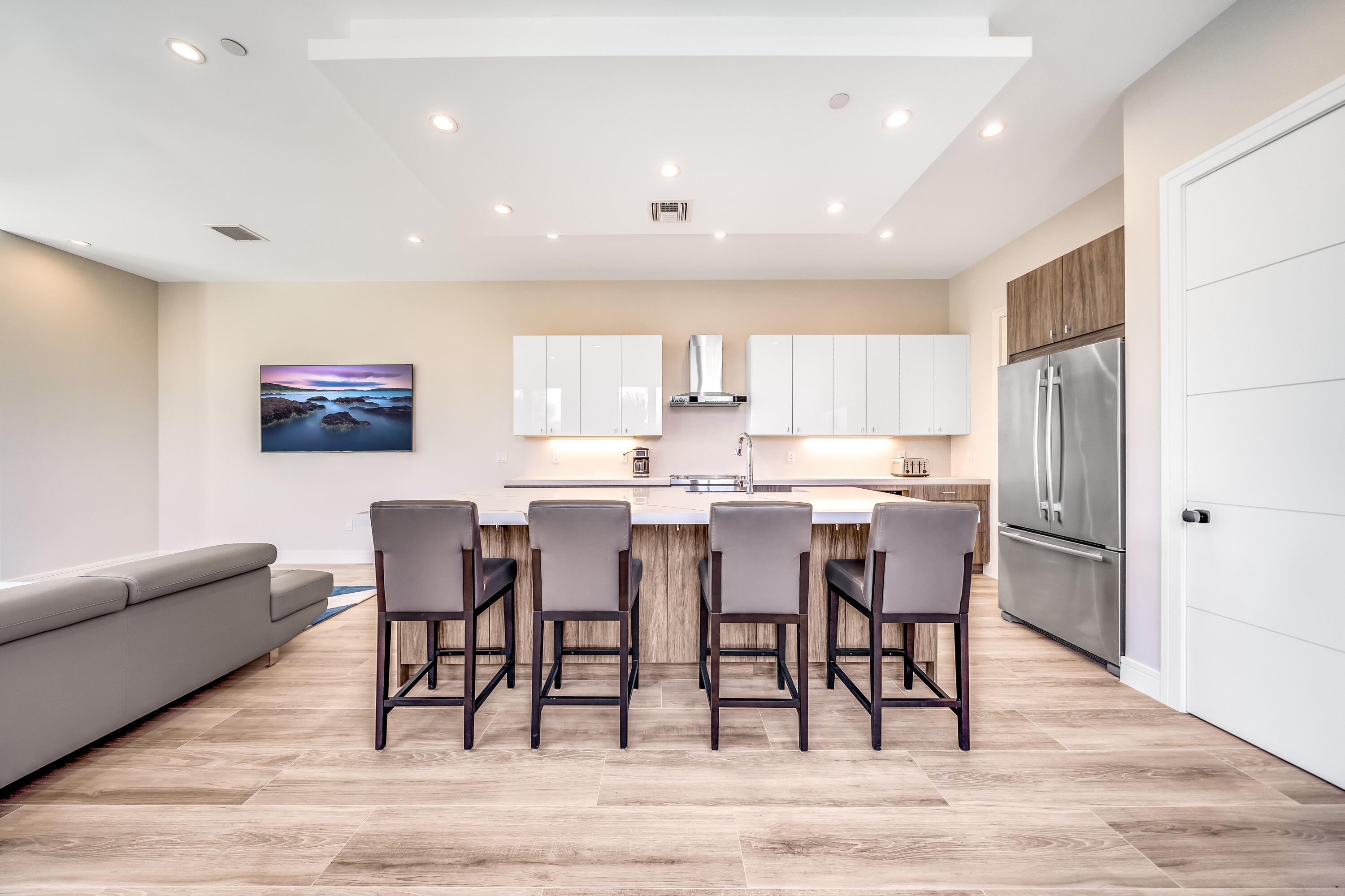 405 SE 6th Avenue 201