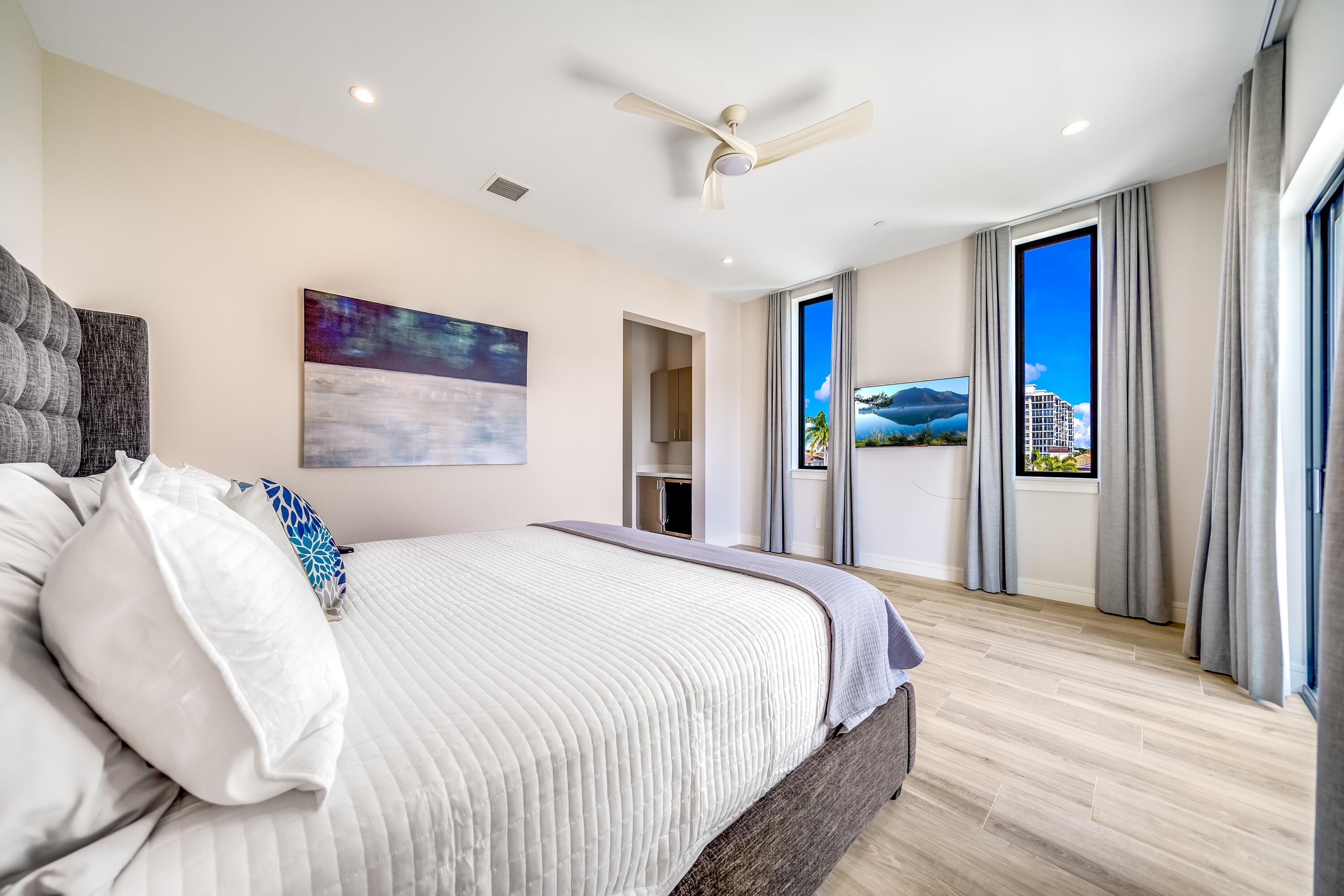 405 SE 6th Avenue 201