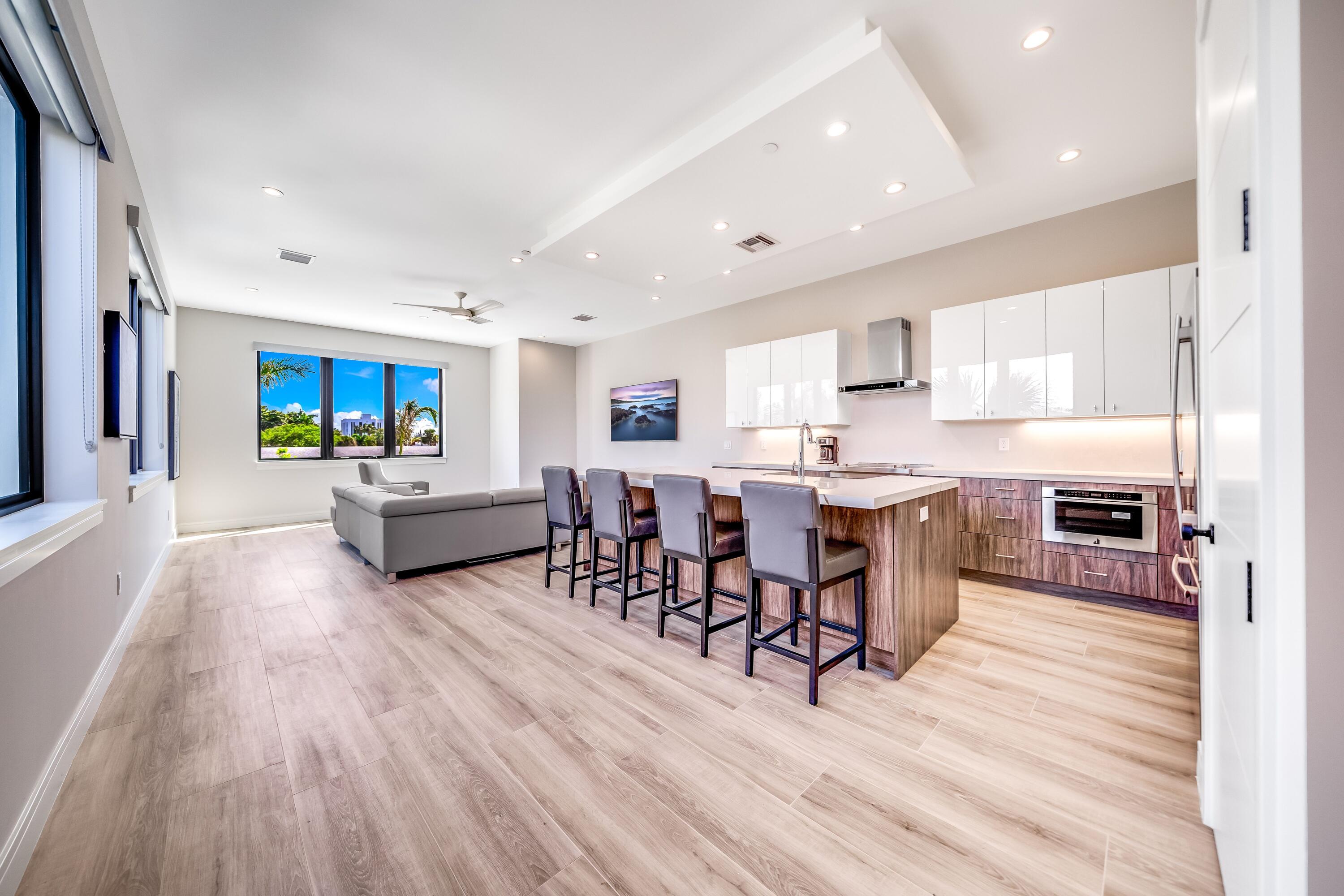 405 SE 6th Avenue 201