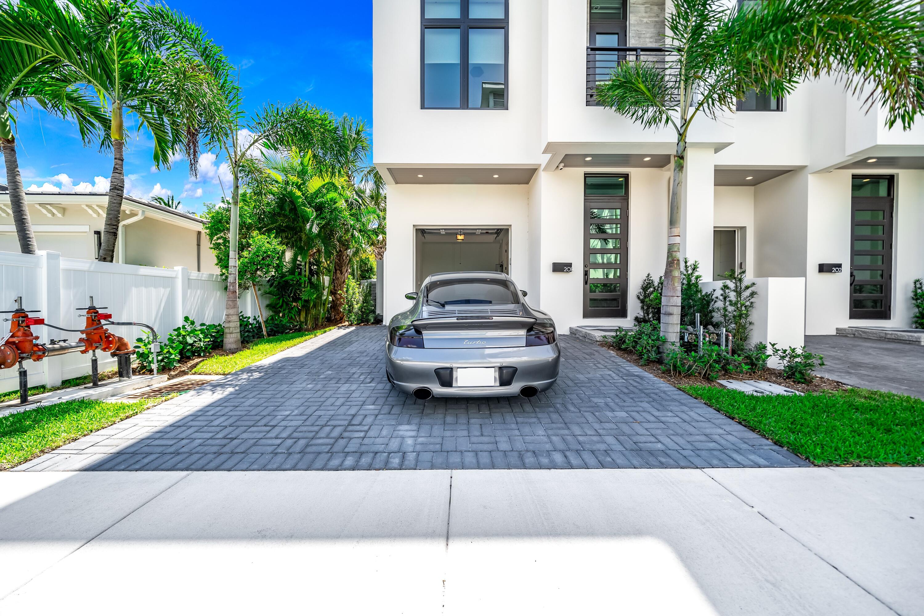 405 SE 6th Avenue 201