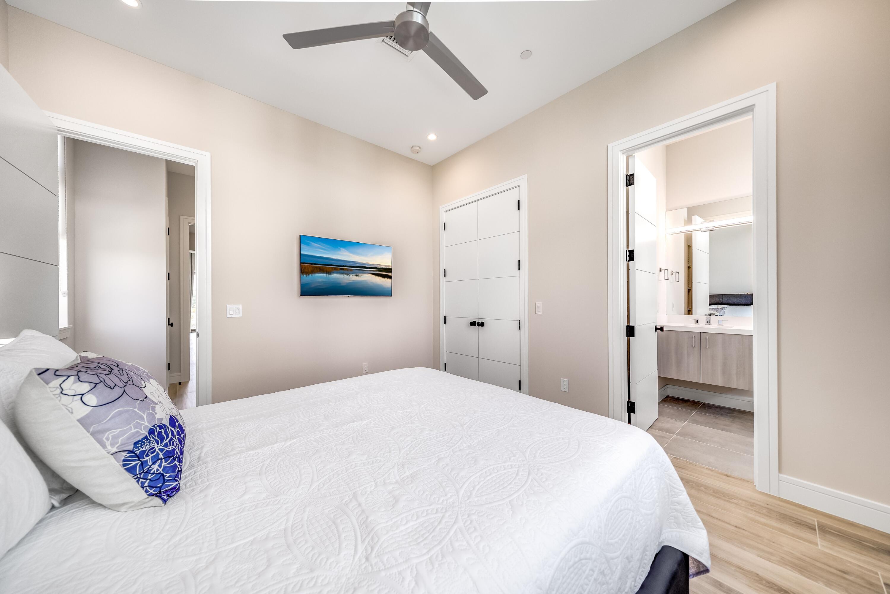 405 SE 6th Avenue 201