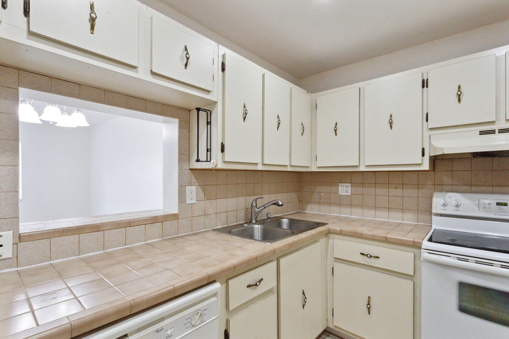 4354 NW 9th Avenue 13-3d