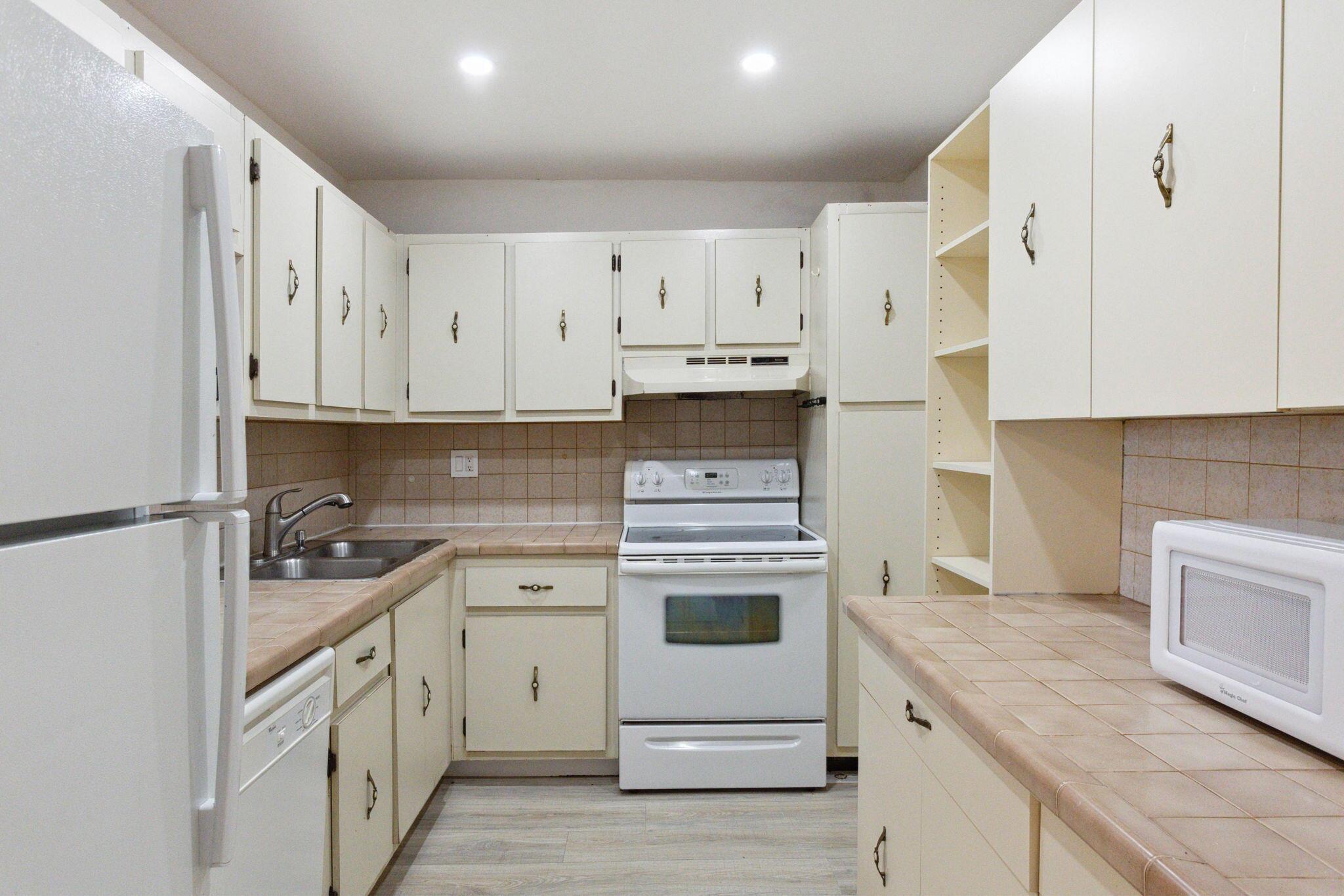 4354 NW 9th Avenue 13-3d