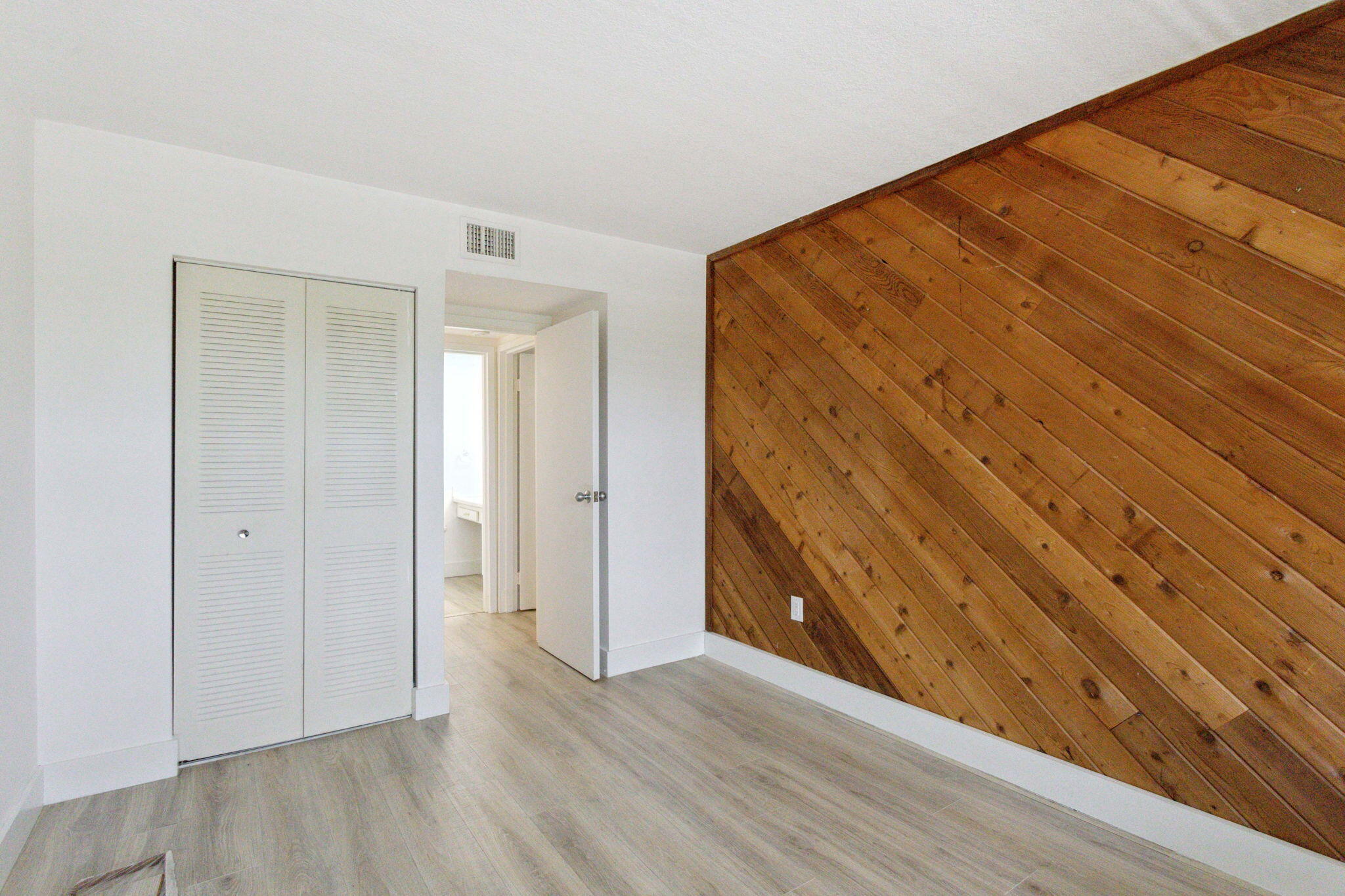 4354 NW 9th Avenue 13-3d