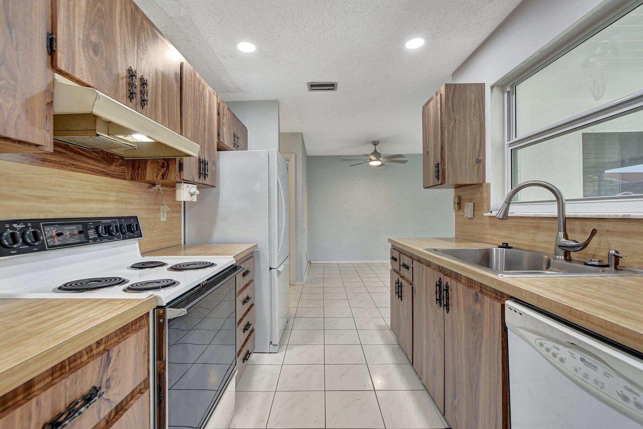 3290 SW 1st Court, Deerfield Beach FL 33442