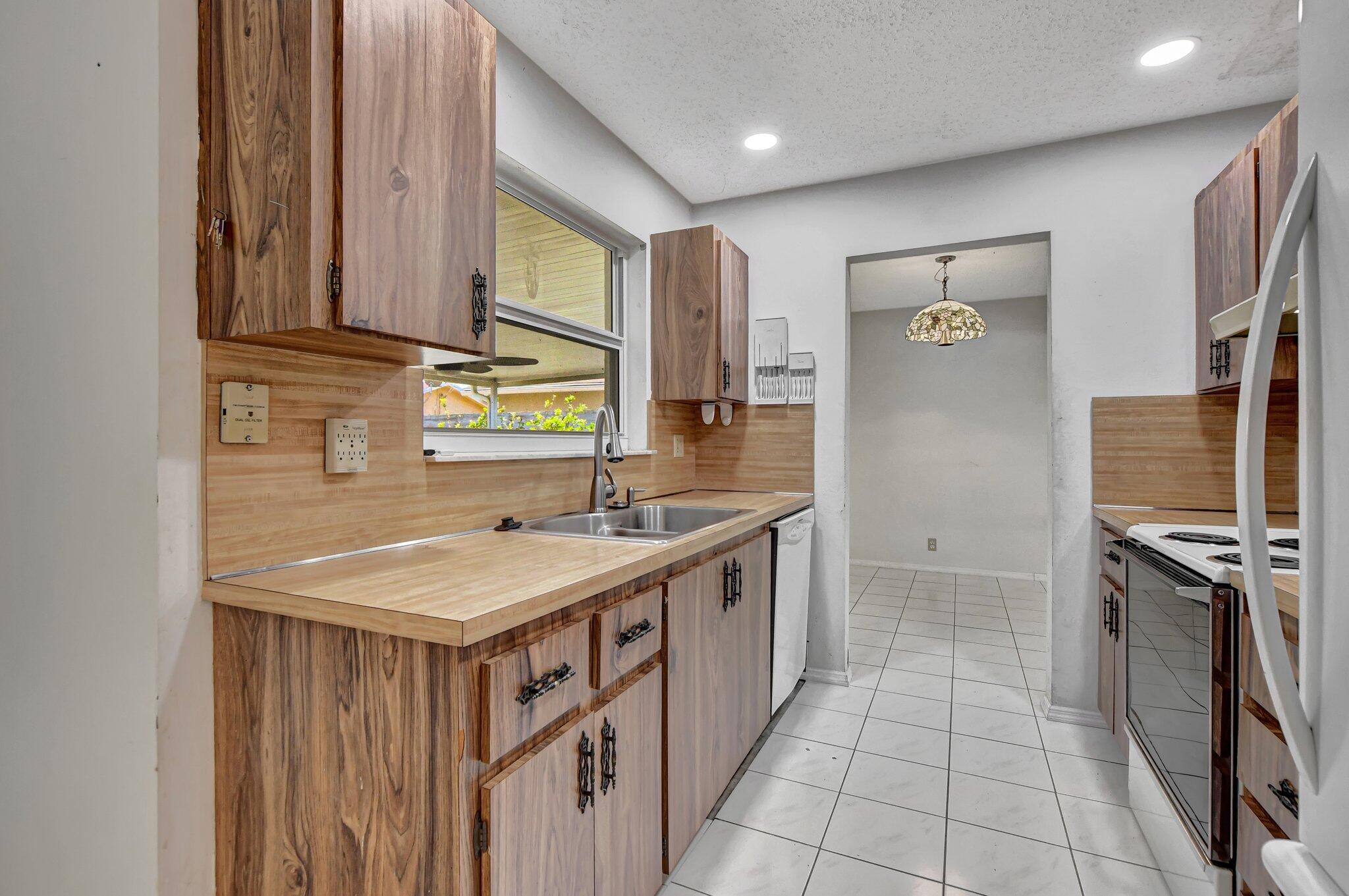 3290 SW 1st Court, Deerfield Beach FL 33442