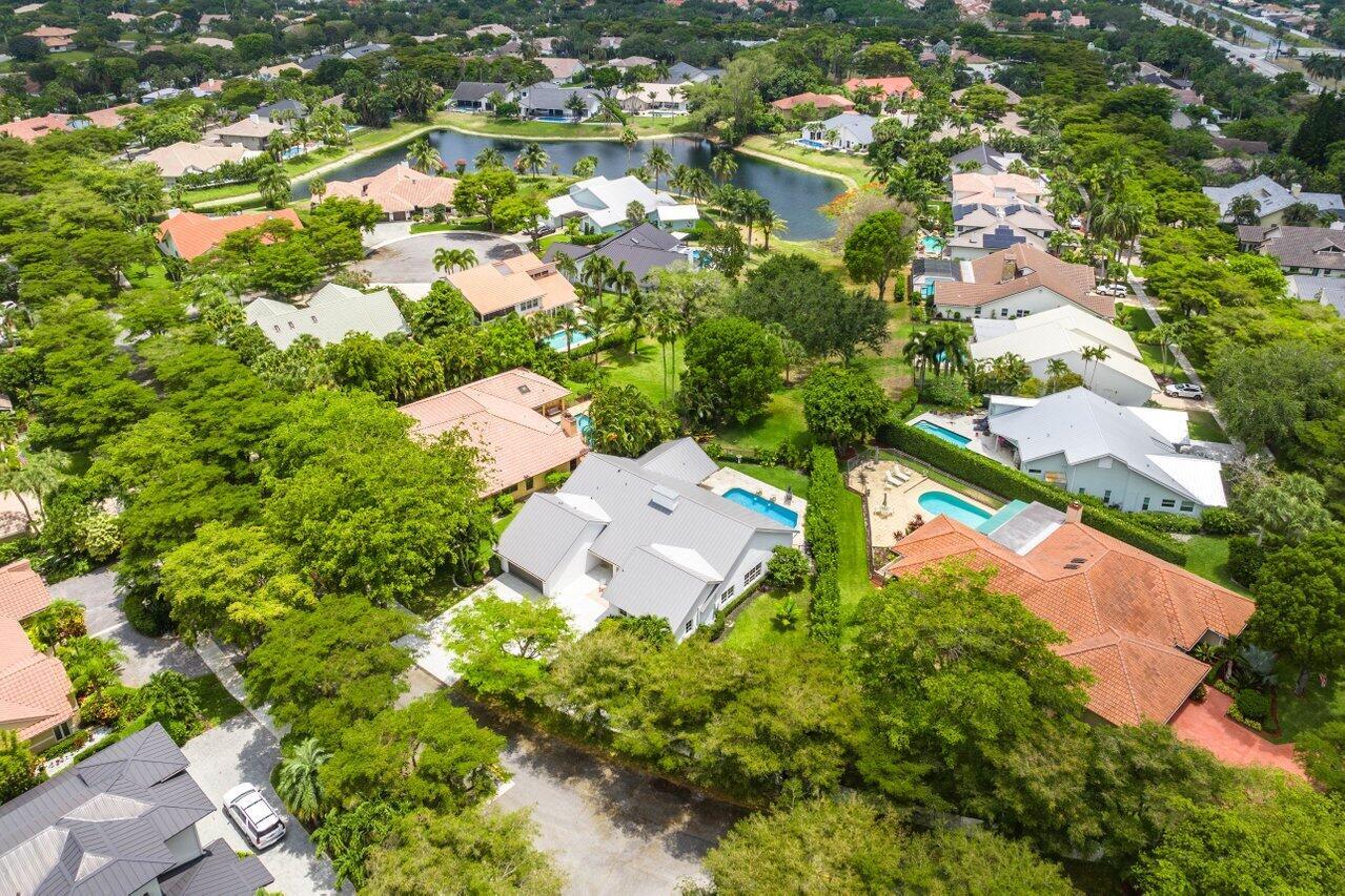 1305 Parkside Circle S