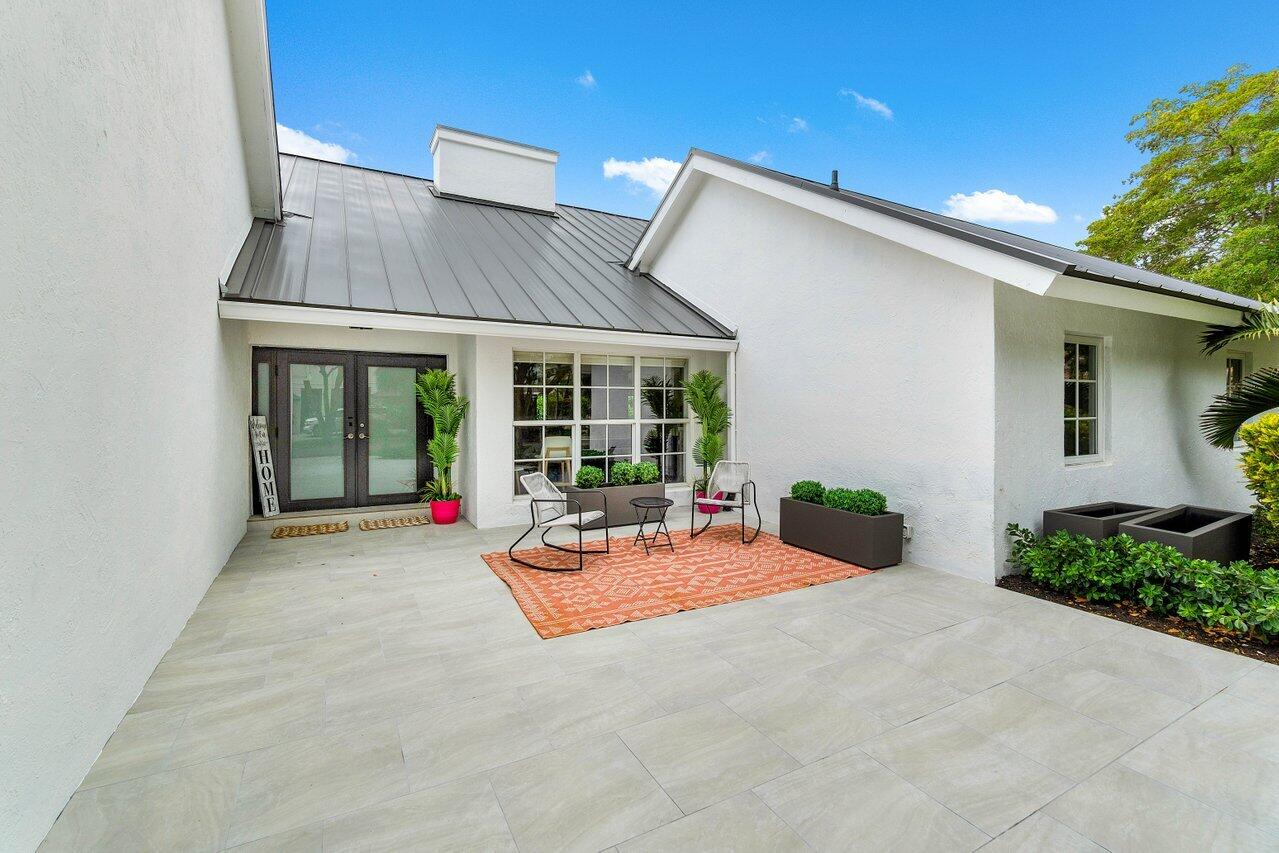 1305 Parkside Circle S