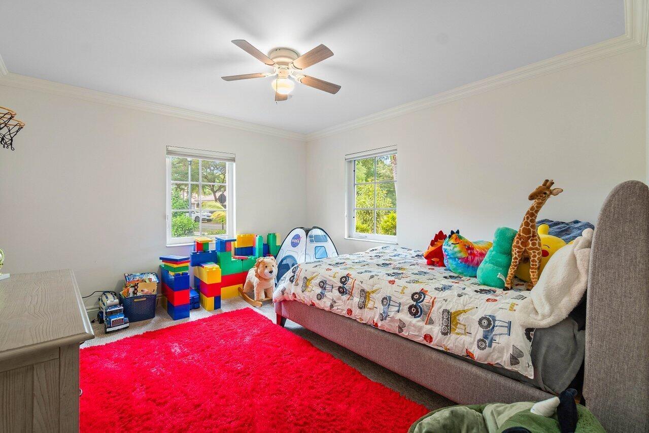 1305 Parkside Circle S