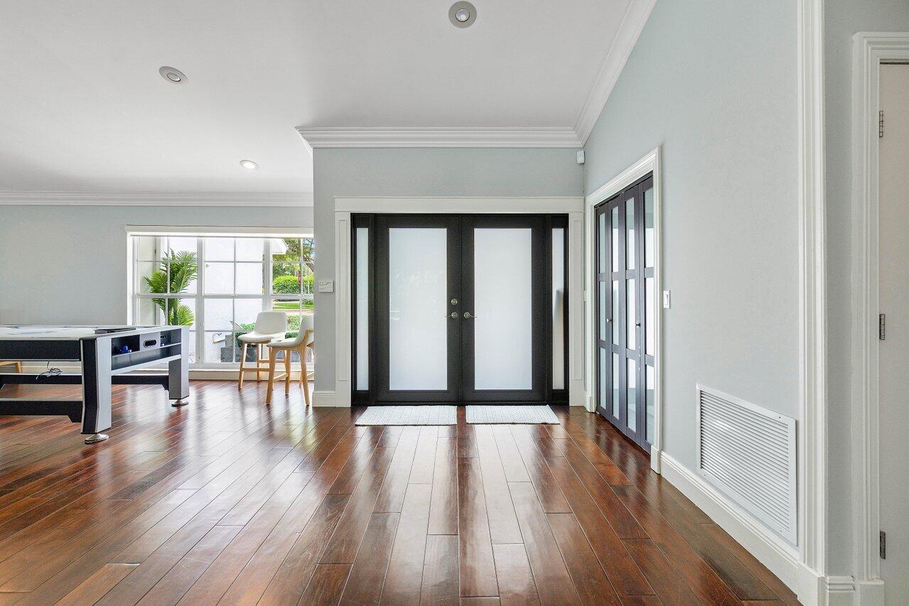 1305 Parkside Circle S