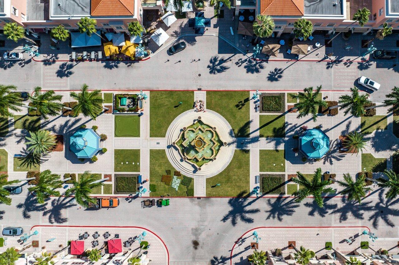 1305 Parkside Circle S