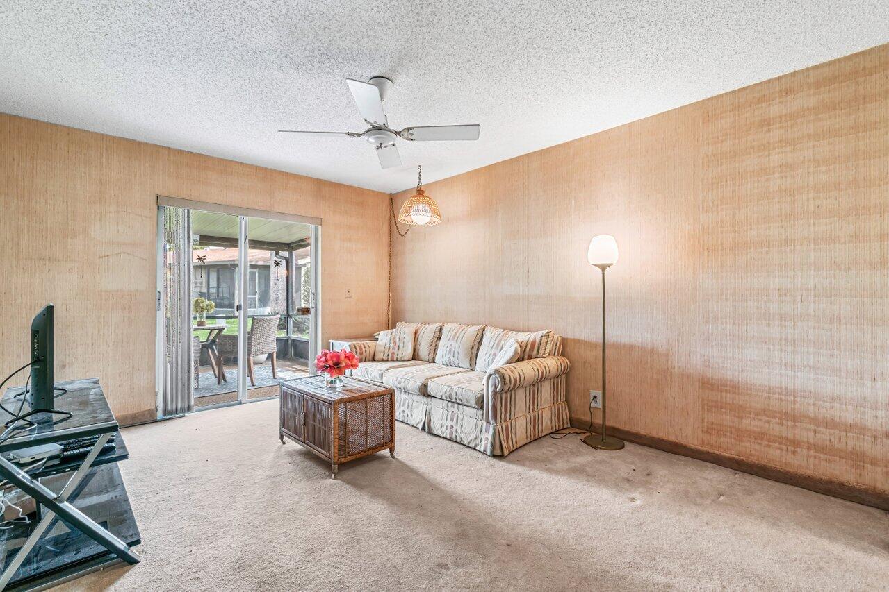 6069 La Palma Lane