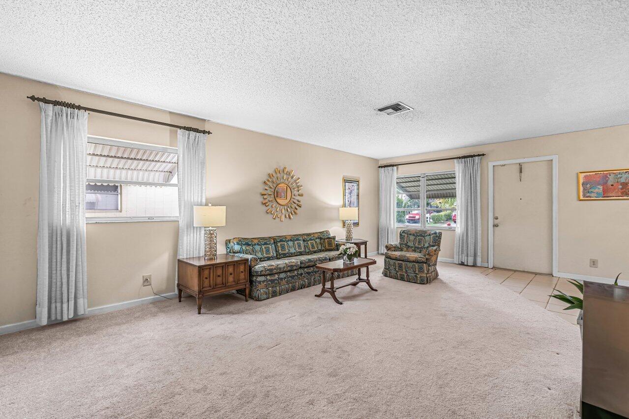 6069 La Palma Lane