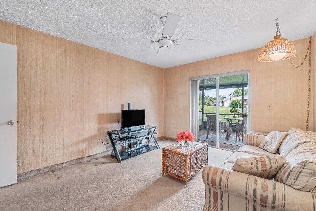 6069 La Palma Lane