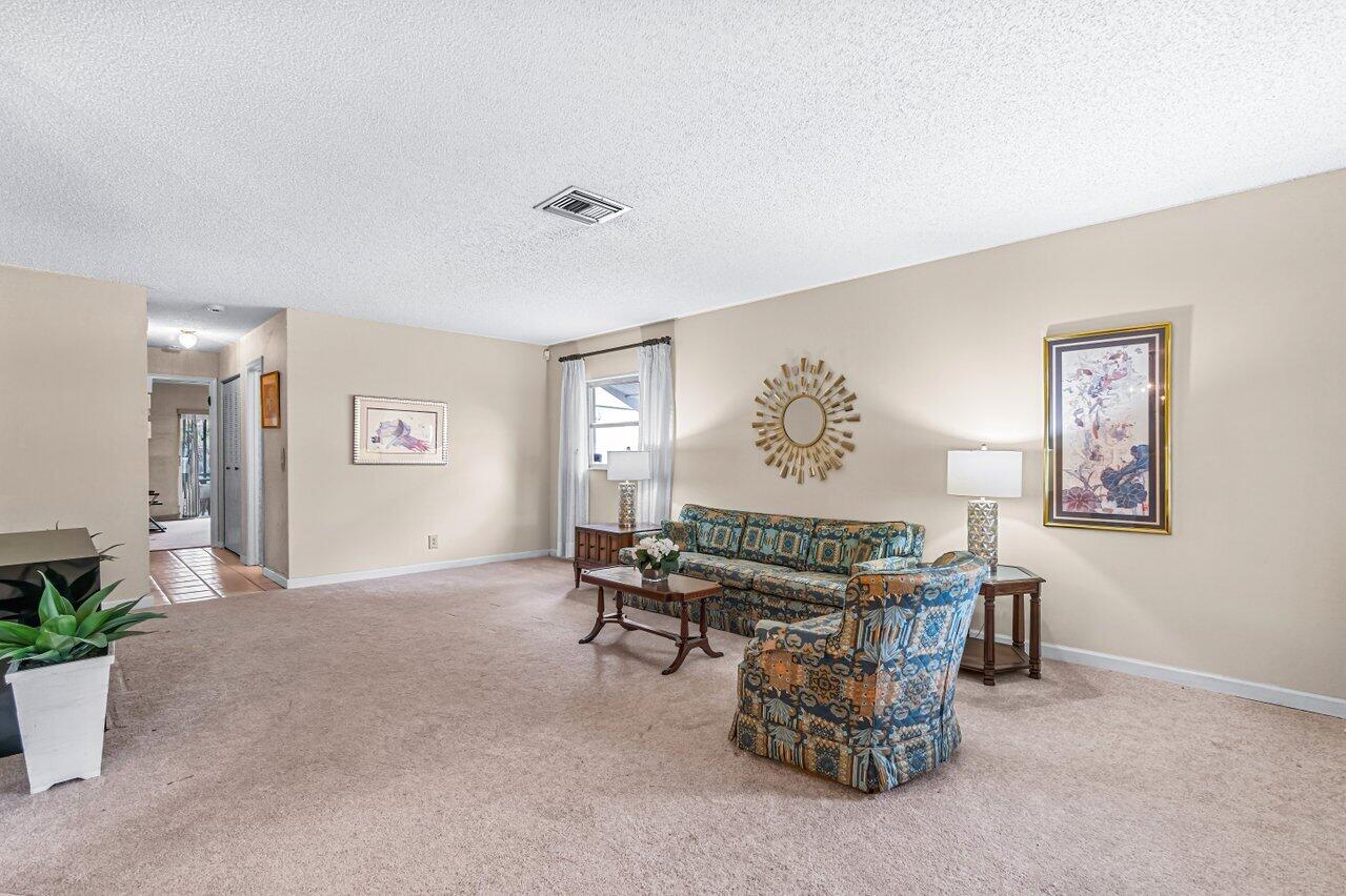 6069 La Palma Lane