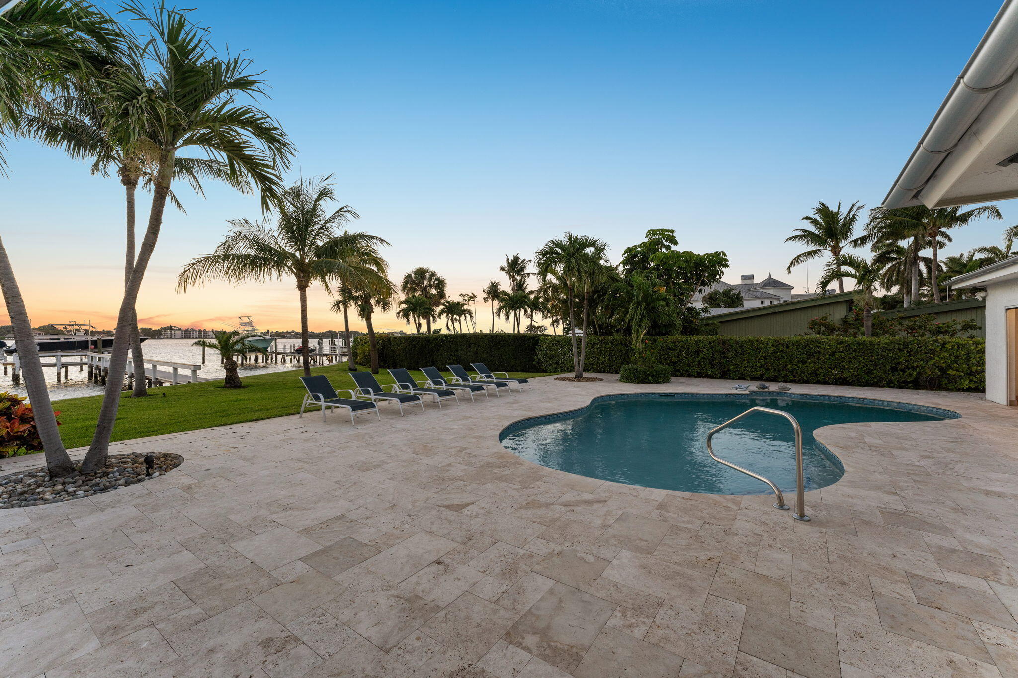 1025 N Atlantic Drive