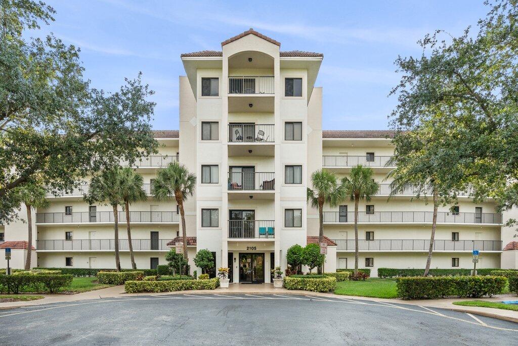 2105 Lavers Circle 512