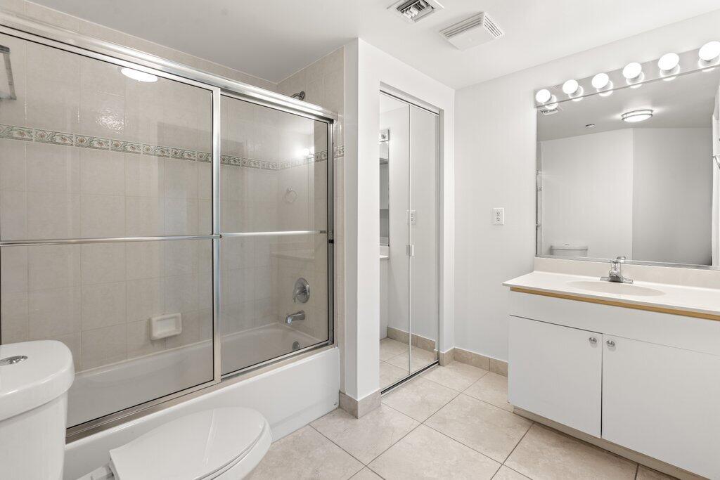 2105 Lavers Circle 512