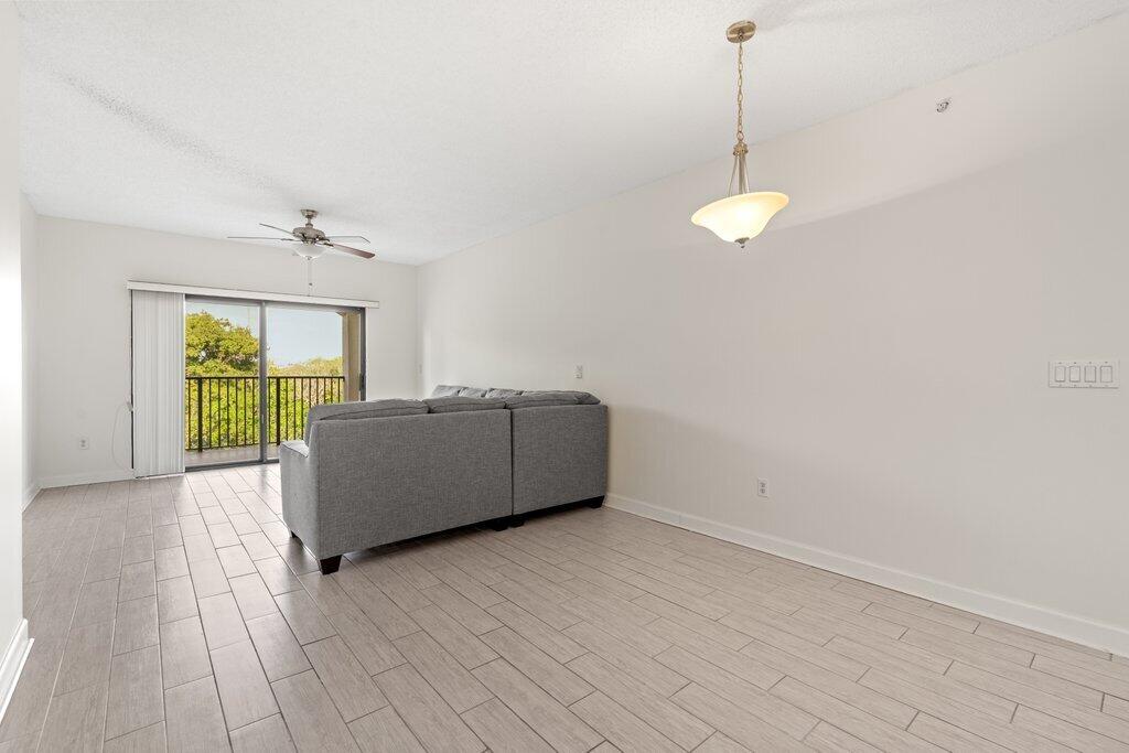 2105 Lavers Circle 512