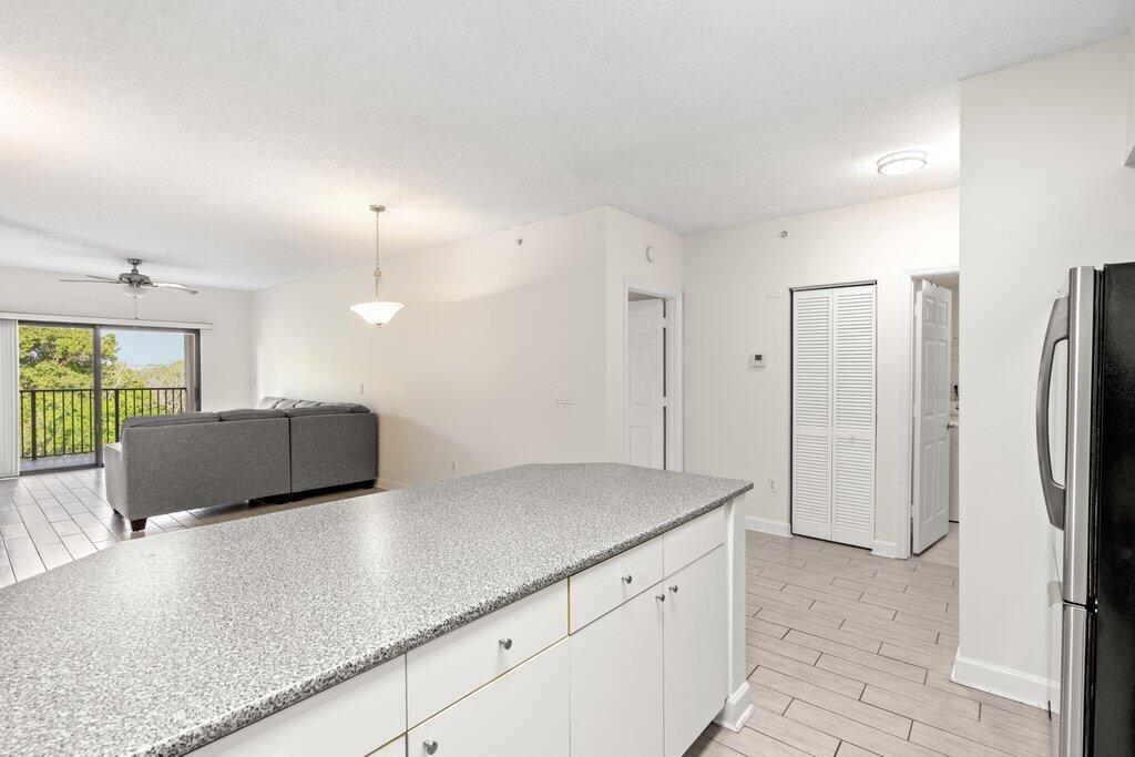 2105 Lavers Circle 512