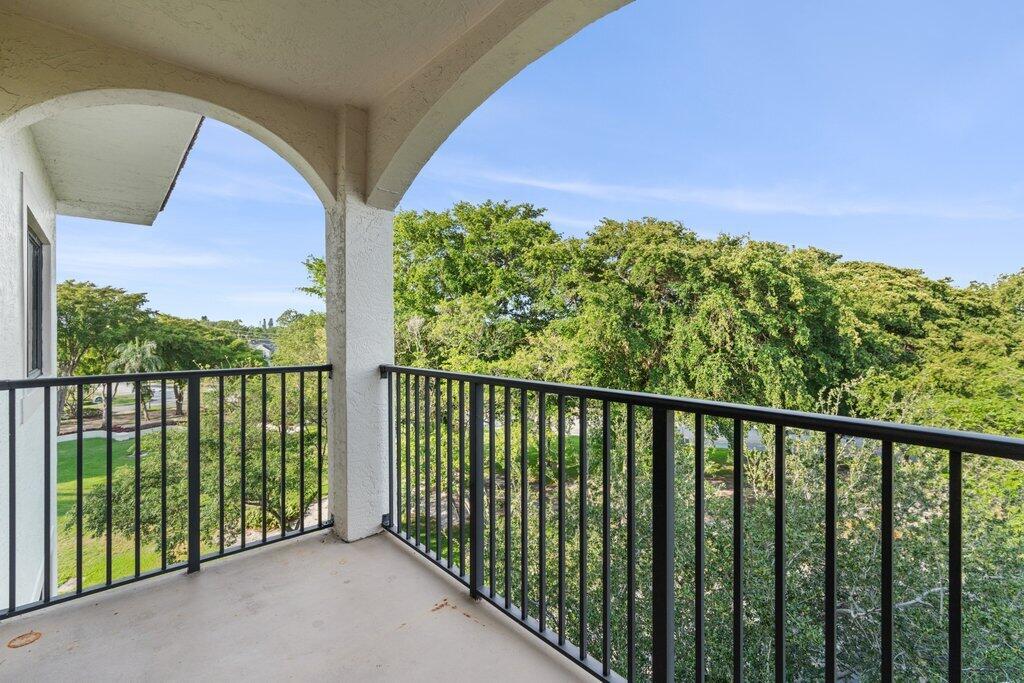 2105 Lavers Circle 512