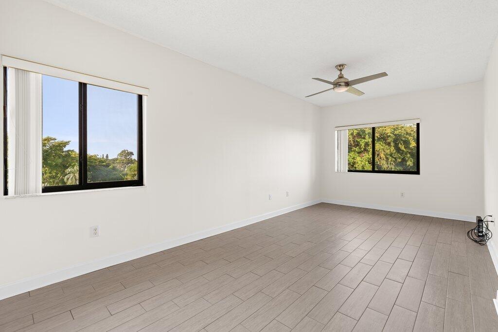 2105 Lavers Circle 512
