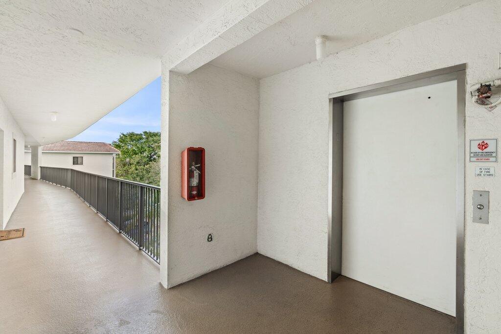 2105 Lavers Circle 512