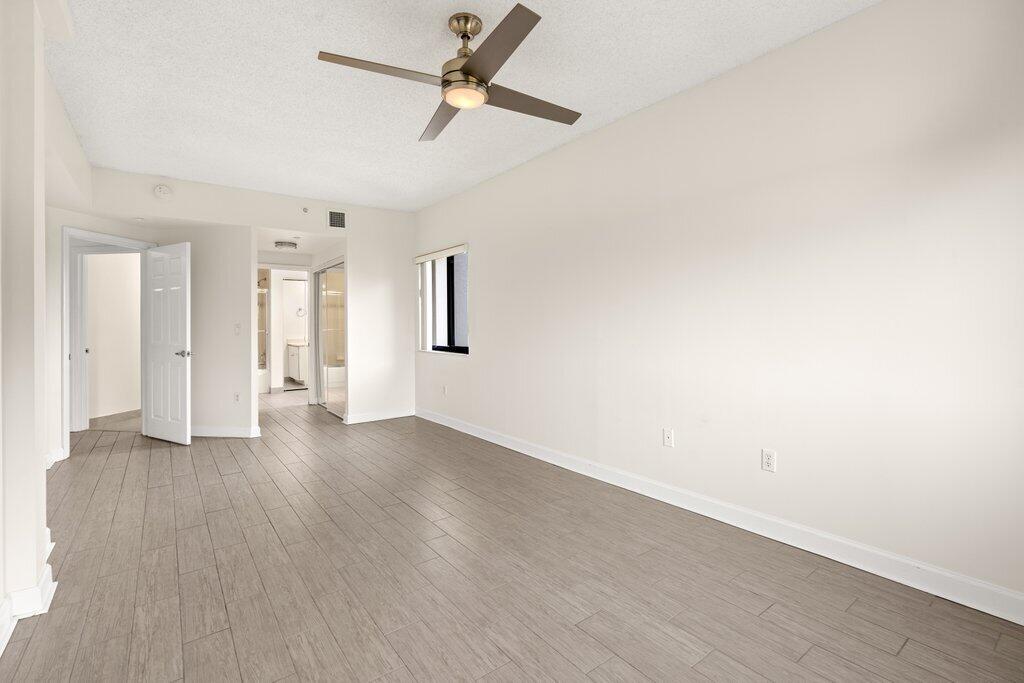 2105 Lavers Circle 512