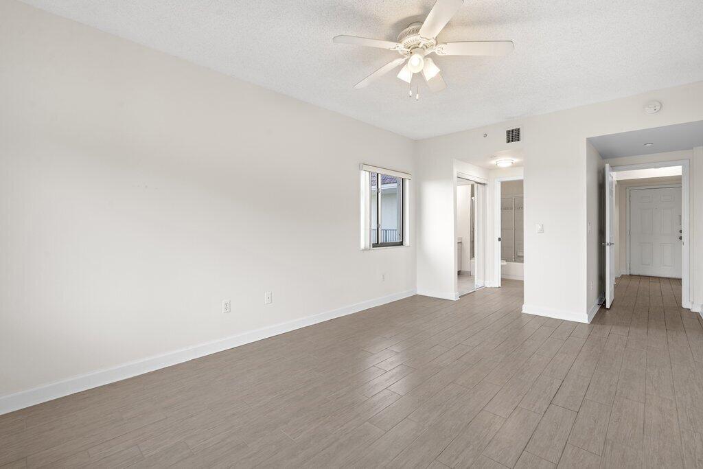 2105 Lavers Circle 512