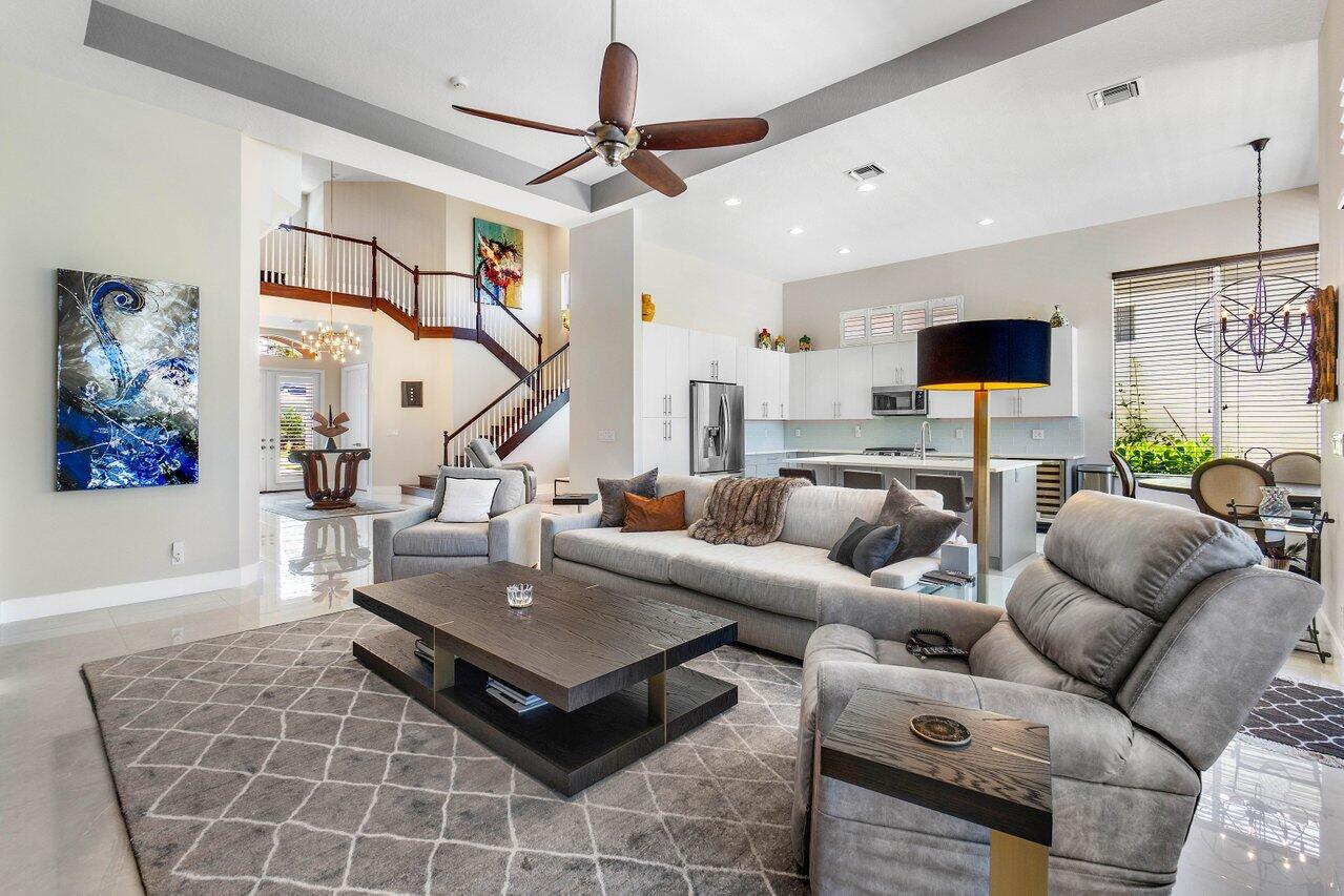104 Siesta Way