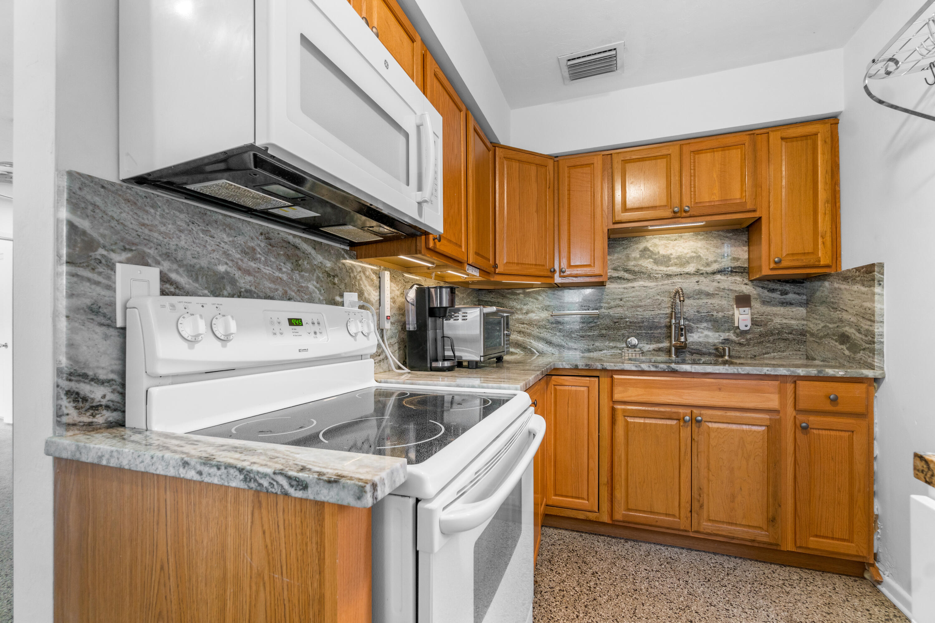 238 SW 10th Avenue