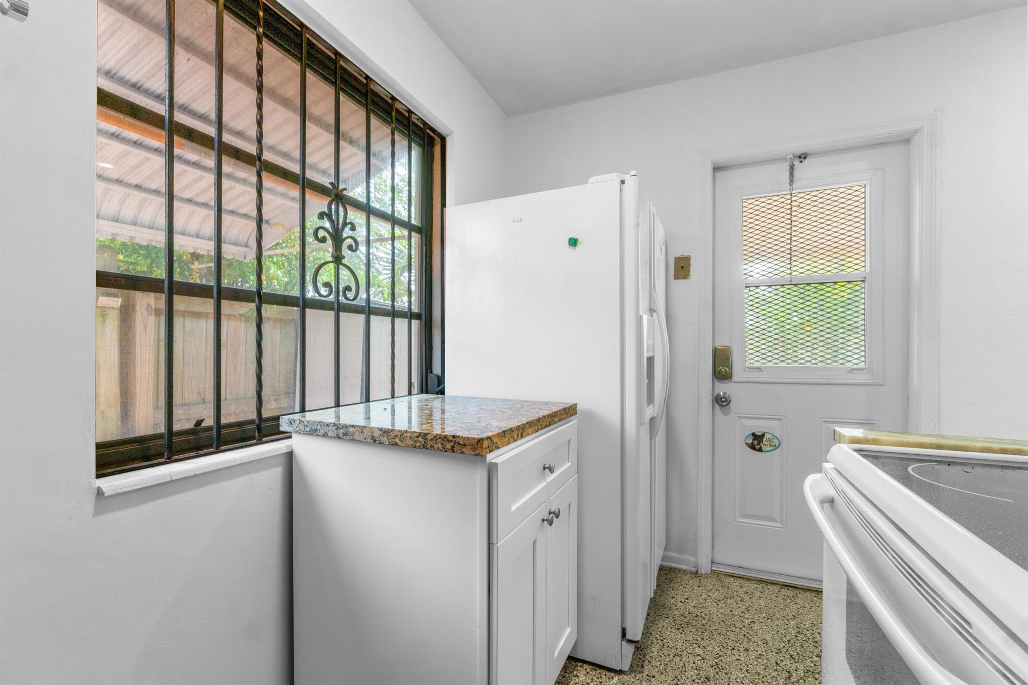 238 SW 10th Avenue