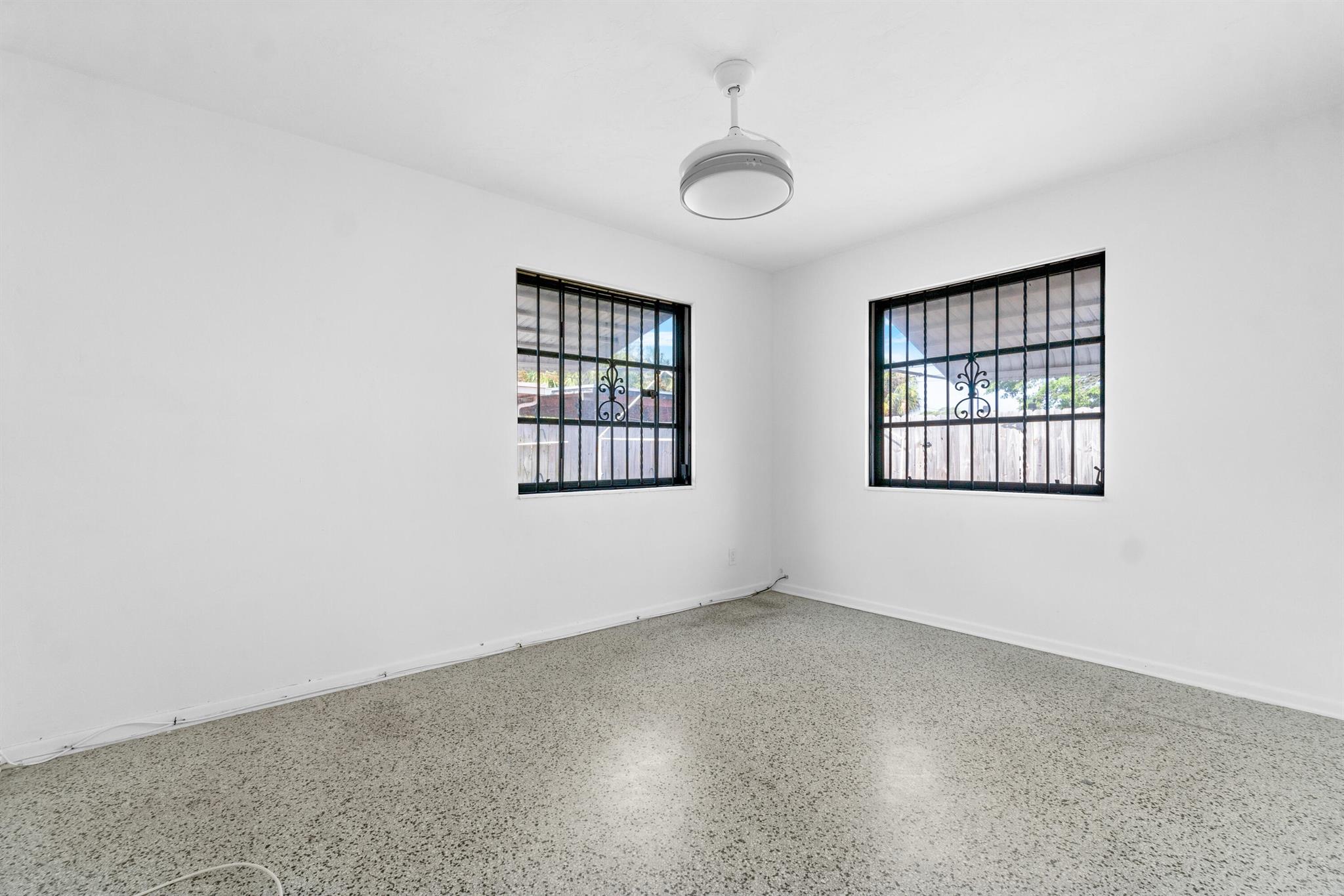 238 SW 10th Avenue