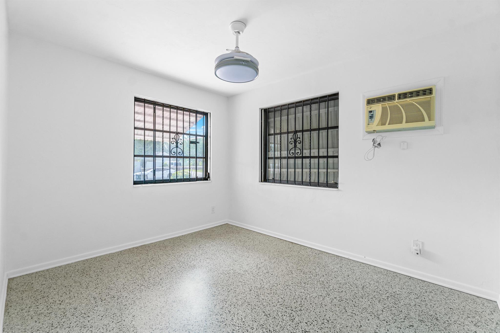 238 SW 10th Avenue