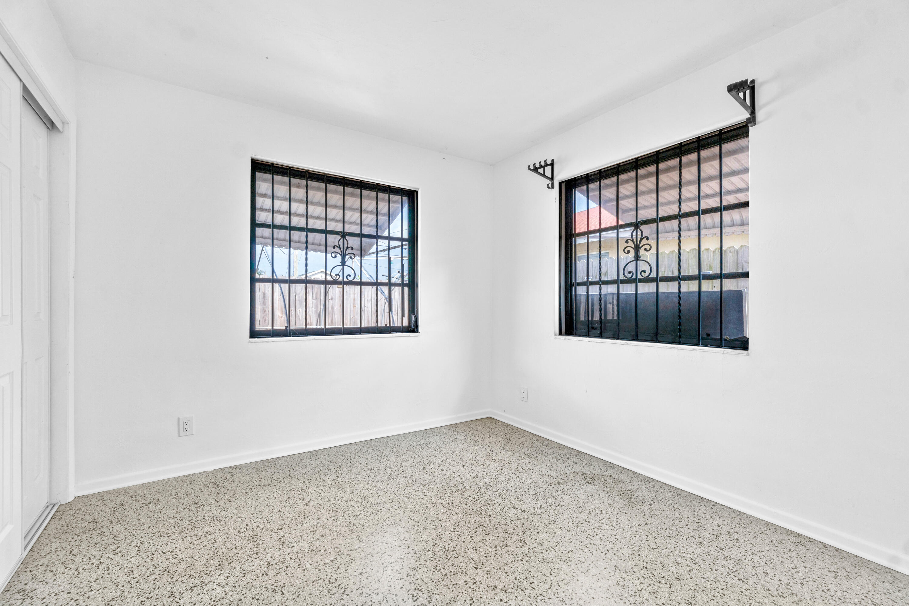 238 SW 10th Avenue