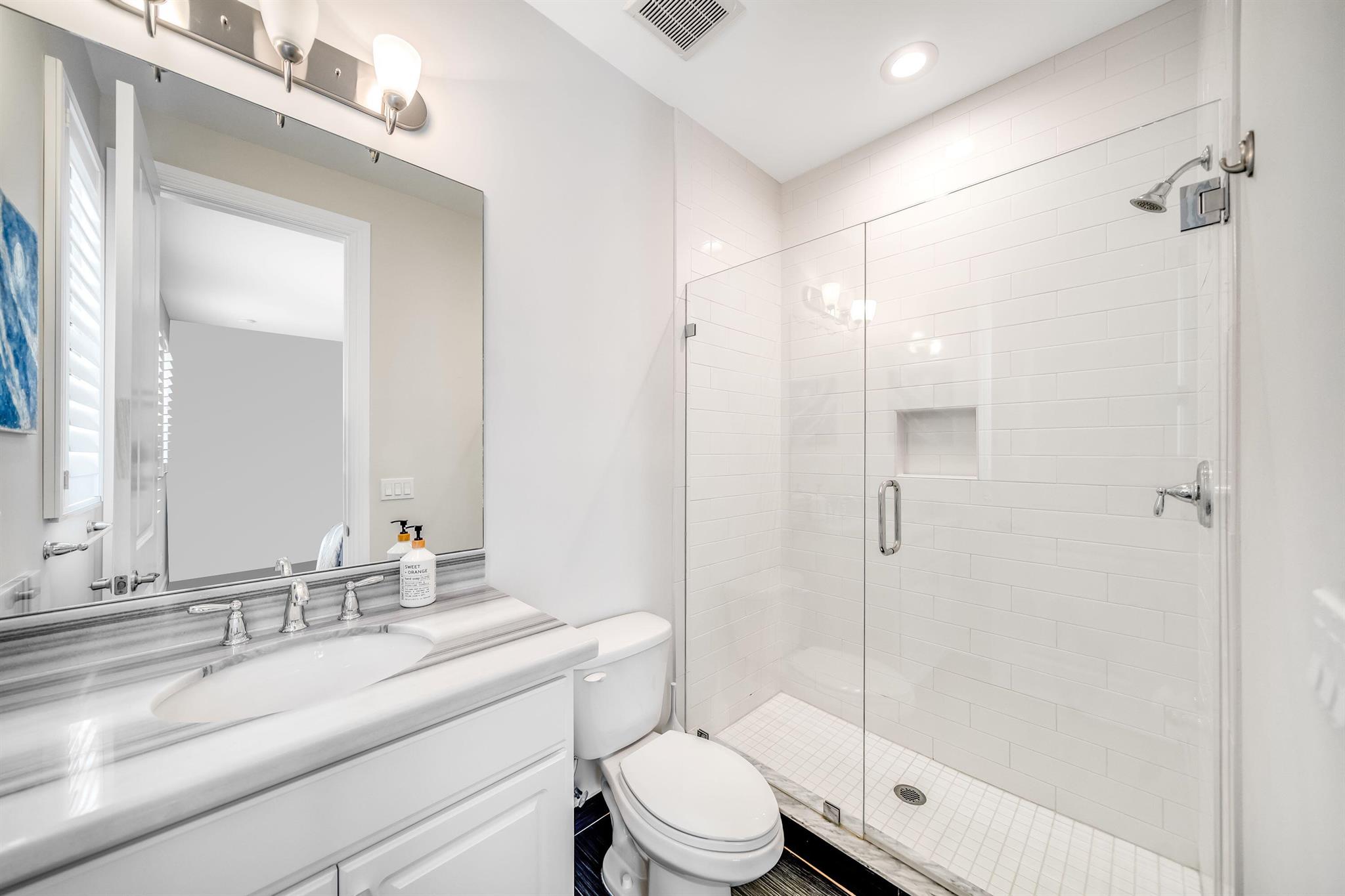 8548 Grand Prix Lane