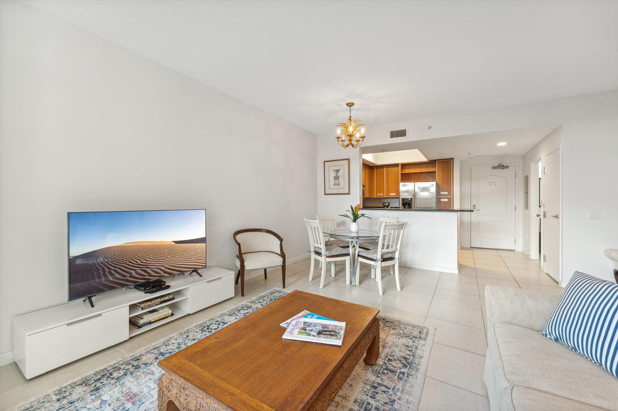 410 Evernia Street 414