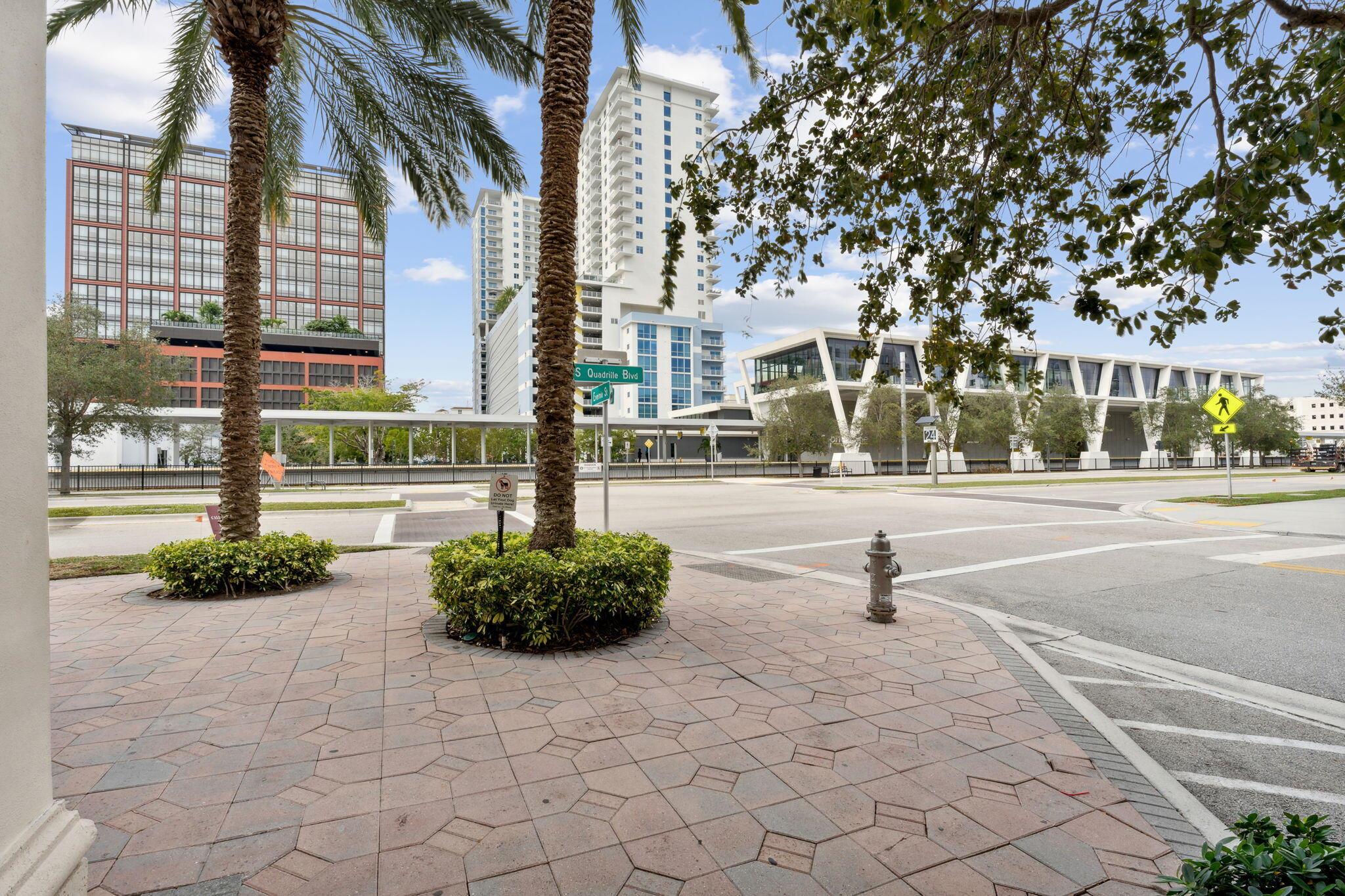 410 Evernia Street 414