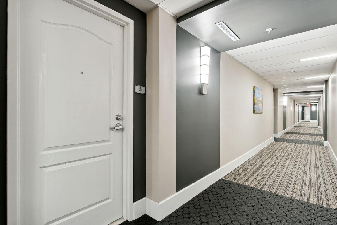 410 Evernia Street 414