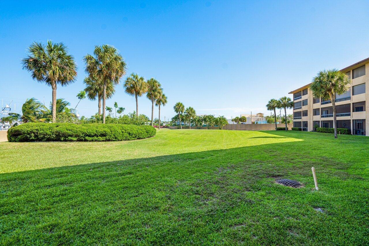 1030 Us Highway 1 108