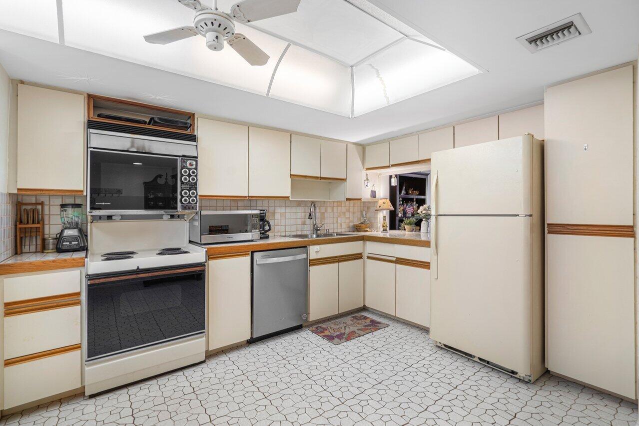 1030 Us Highway 1 108